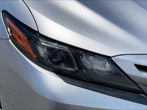Used 2021 Toyota Camry SE FWD image 27