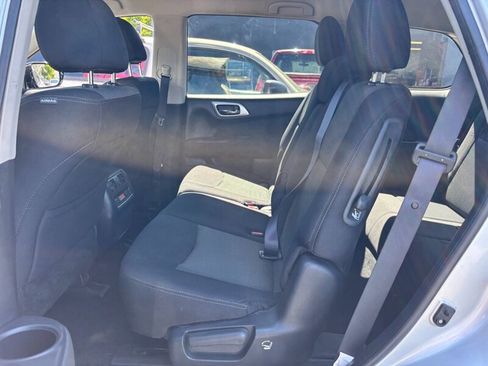 Used 2017 Nissan Pathfinder S image 7