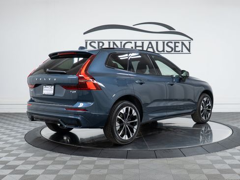 New 2026 Volvo XC60 T8 Plus w/ Climate Package AWD/4WD image 5