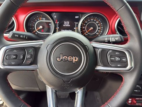 Used 2023 Jeep Gladiator Rubicon AWD/4WD image 14