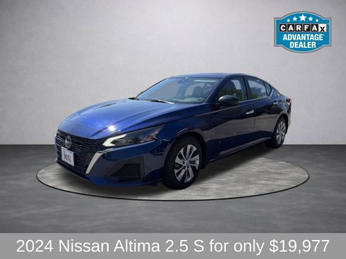 Used 2024 Nissan Altima 2.5 S FWD image 8