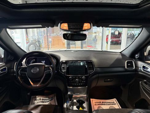 Used 2019 Jeep Grand Cherokee Altitude AWD/4WD image 24