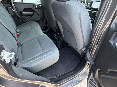 Used 2024 Jeep Wrangler Sport S image 21