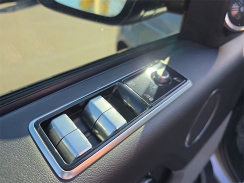 Used 2020 Land Rover Range Rover image 18
