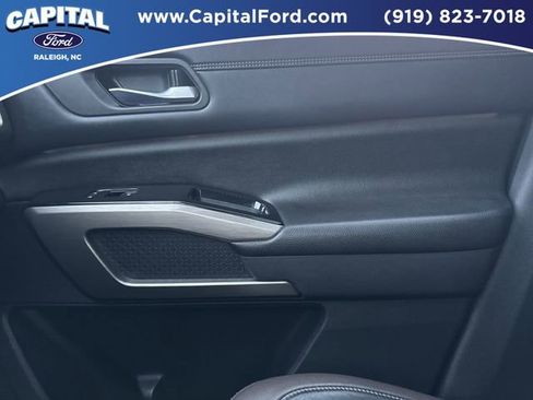 Used 2022 Nissan Pathfinder Platinum w/ Cargo Package image 28