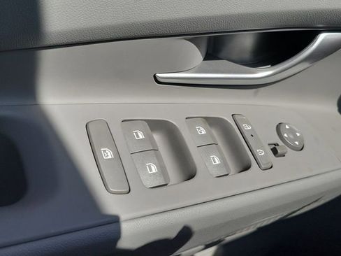 New 2026 Hyundai Elantra Hybrid FWD image 16