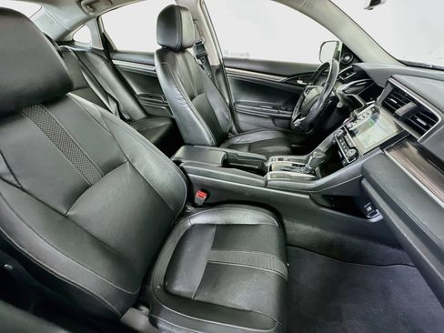 Used 2019 Honda Civic Touring image 28