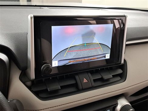 Used 2025 Toyota RAV4 XLE image 29