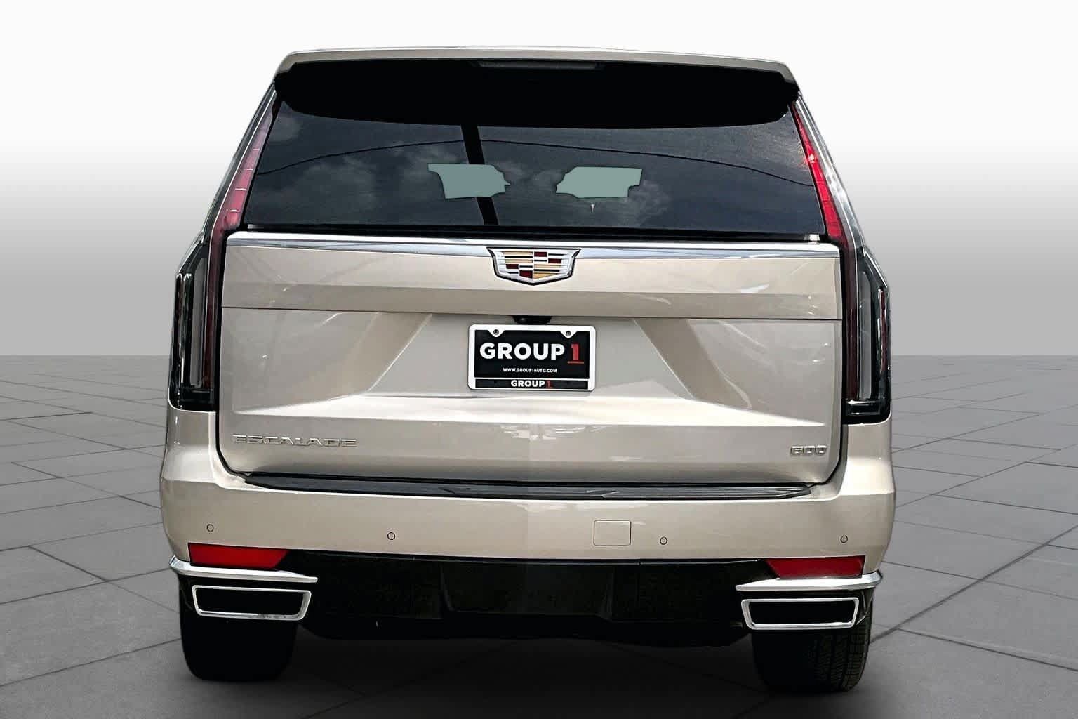 Used 2024 Cadillac Escalade Premium Luxury w/ Performance Package AWD/4WD image 9