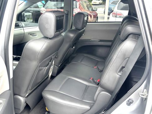 Used 2011 Subaru Tribeca Limited w/ PWR Moonroof & Navigation Pkg AWD/4WD image 9