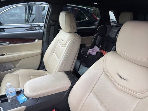 Used 2018 Cadillac XT5 Luxury w/ Driver Awareness Package image 13