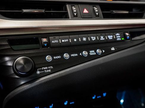 Used 2020 Lexus ES 350 F Sport w/ Accessory Package 2 image 27