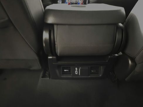 Used 2024 GMC Sierra 1500 Elevation image 24