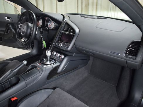 Used 2014 Audi R8 V8 w/ Convenience Package image 21