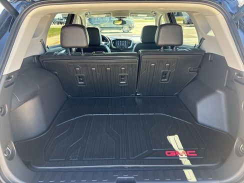 Used 2024 GMC Terrain SLT w/ Infotainment Package II image 17