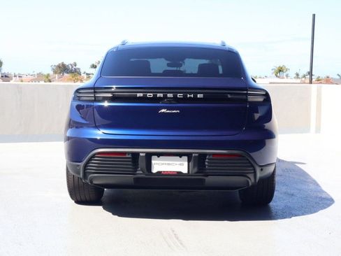 Certified 2025 Porsche Macan Electric RWD image 10
