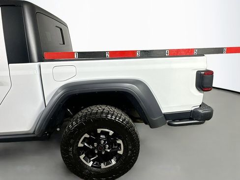 Used 2026 Jeep Gladiator Rubicon w/ Steel Power Dome Hood Package AWD/4WD image 36