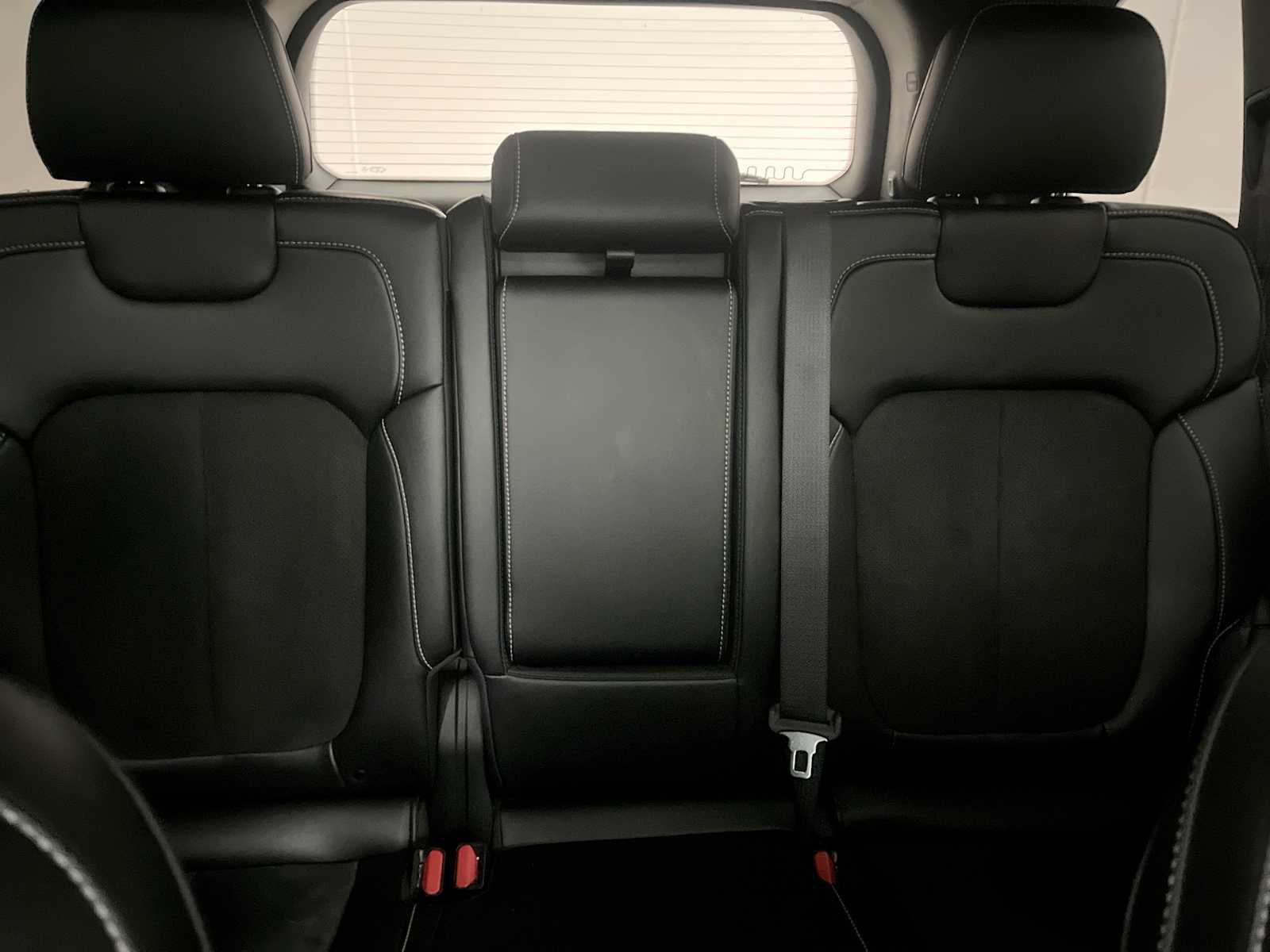 Used 2023 Jeep Grand Cherokee Altitude AWD/4WD image 13