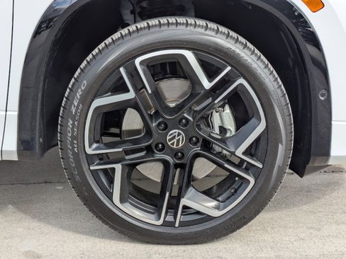 New 2026 Volkswagen Tiguan SEL R-Line image 11