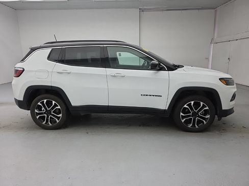 Used 2022 Jeep Compass Limited AWD/4WD image 13