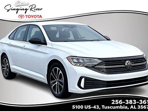 Used 2024 Volkswagen Jetta Sport image 1