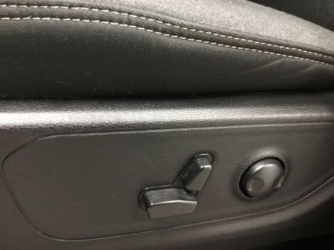 Used 2023 RAM 1500 Big Horn AWD/4WD image 8