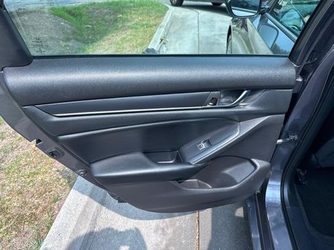 Used 2018 Honda Accord LX image 15