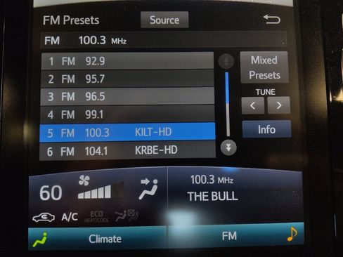 Used 2018 Toyota Prius Prime Advanced FWD image 25