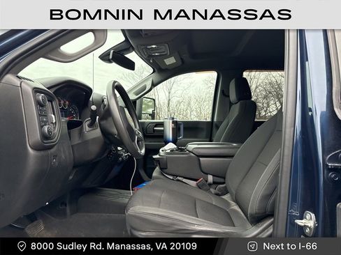 Used 2021 Chevrolet Silverado 2500 Custom w/ Custom Value Package image 5