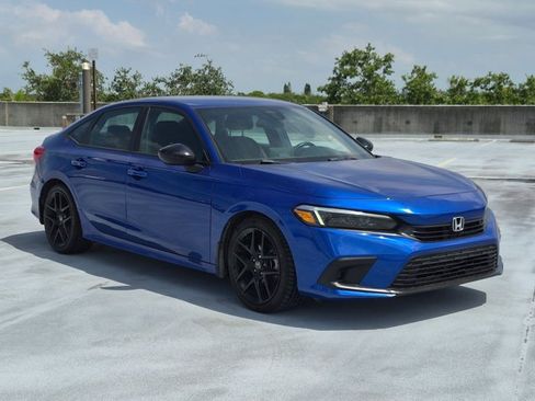 Used 2024 Honda Civic Sport image 3