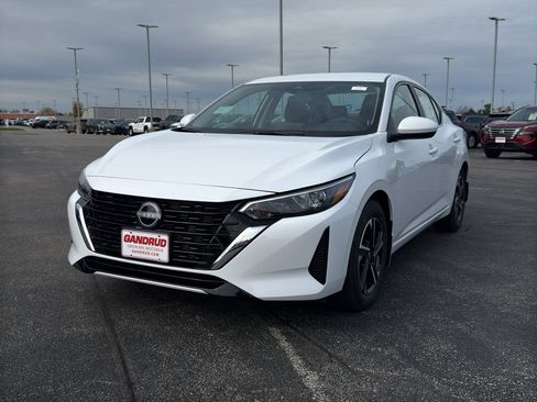 New 2025 Nissan Sentra SV image 2