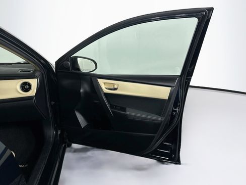 Used 2017 Toyota Corolla LE w/ LE Premium Package w/Moonroof FWD image 31