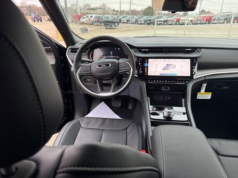 New 2026 Jeep Grand Cherokee Limited image 30