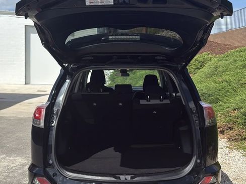 Used 2017 Toyota RAV4 XLE image 9