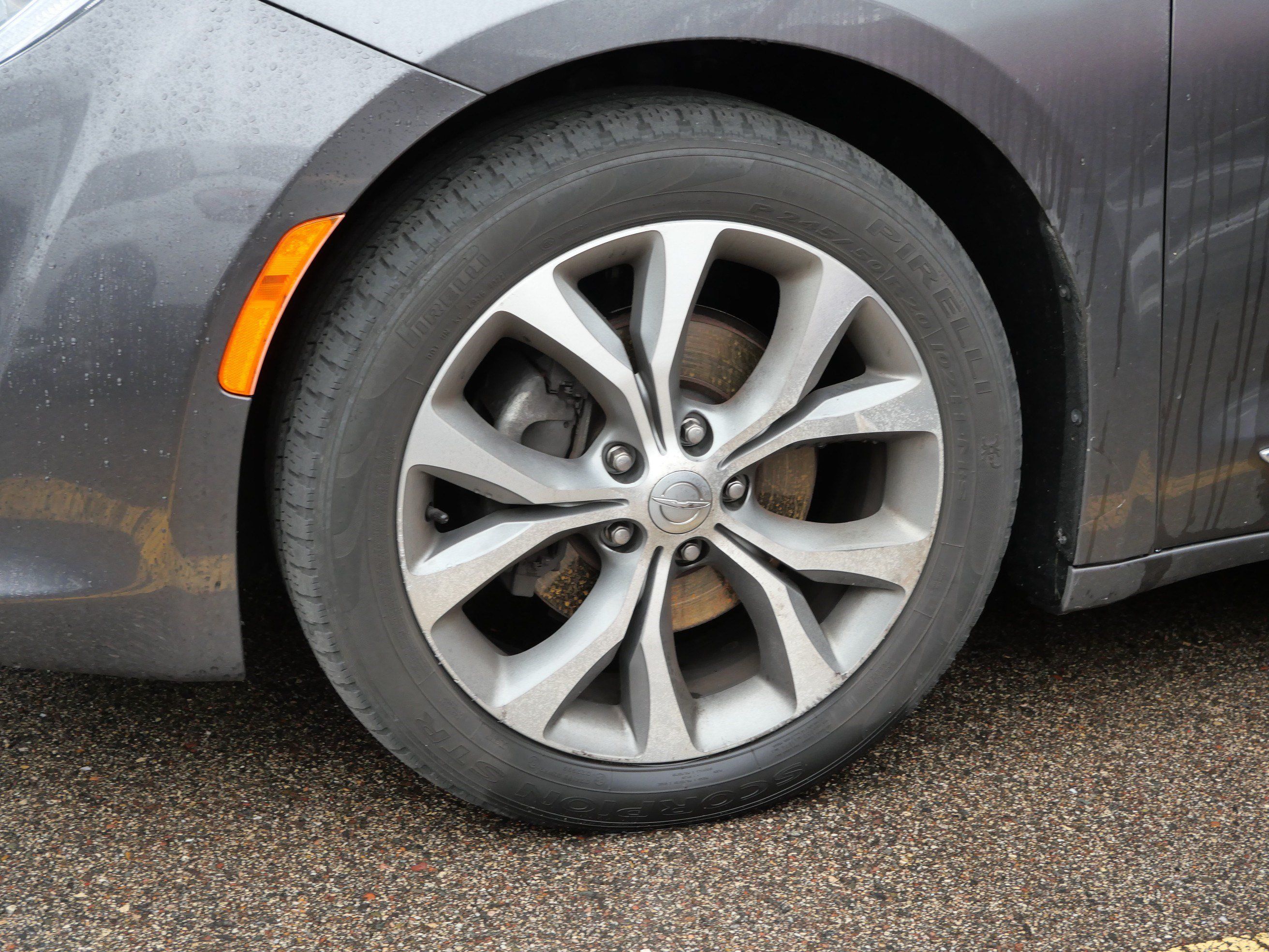 Used 2018 Chrysler Pacifica Limited FWD image 4