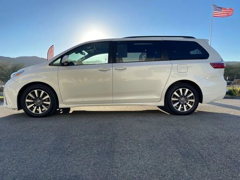 Used 2020 Toyota Sienna Limited image 8