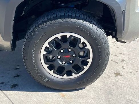 Used 2025 Toyota Tacoma TRD Off-Road image 10