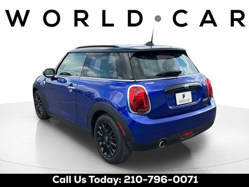 Used 2021 MINI Cooper 2-Door Hardtop image 4