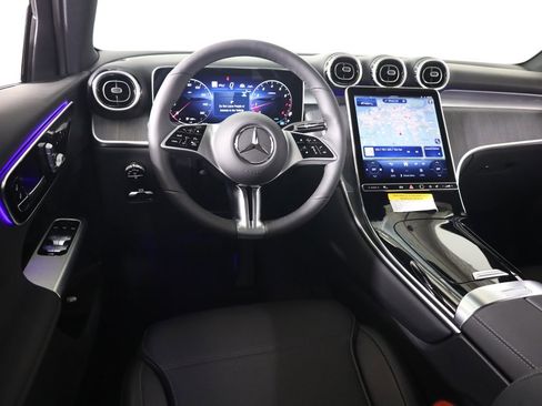Used 2026 Mercedes-Benz GLC 300 4MATIC image 32