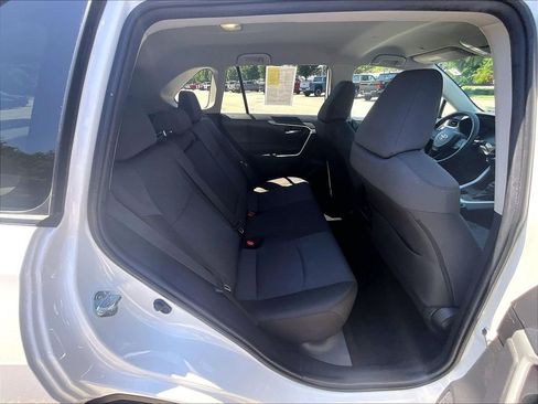 Used 2025 Toyota RAV4 XLE AWD/4WD image 16