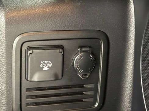 Used 2016 Toyota 4Runner Limited AWD/4WD image 9
