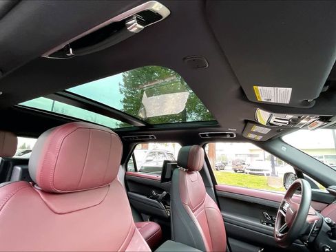 Used 2024 Land Rover Range Rover Sport Dynamic SE image 24