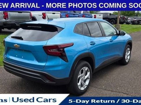 Used 2026 Chevrolet Trax LS w/ LS Convenience Package FWD image 13