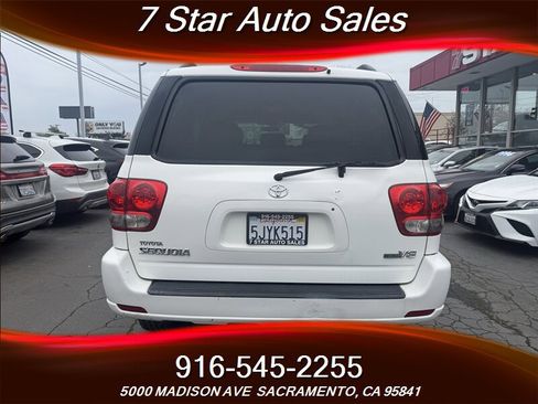 Used 2005 Toyota Sequoia SR5 image 5