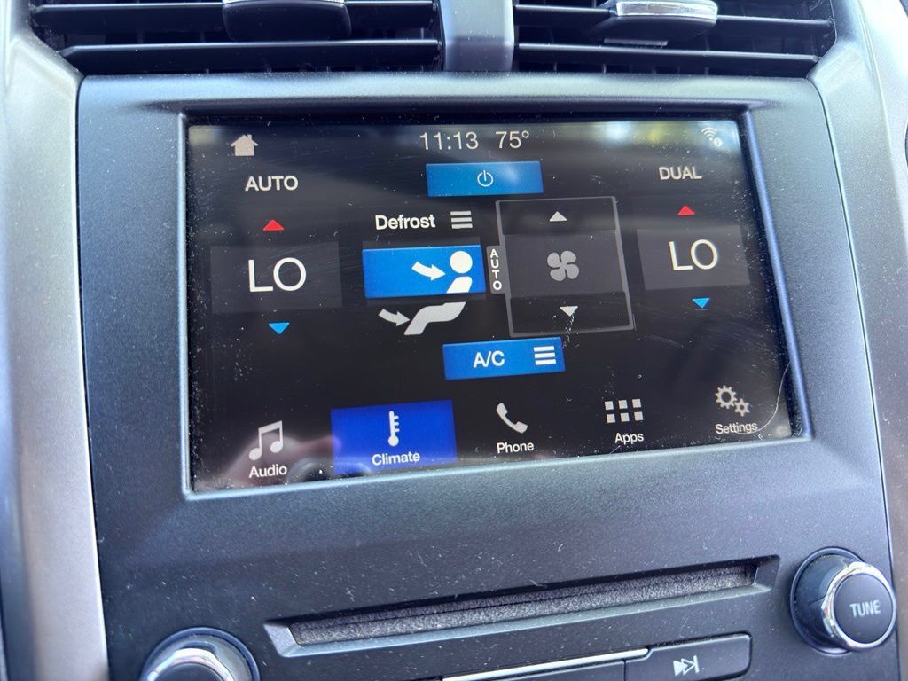 Used 2017 Ford Fusion SE w/ Fusion SE Technology Package FWD image 40