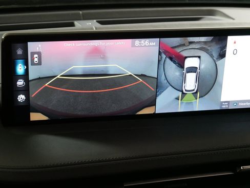 Used 2023 Genesis GV70 2.5T w/ Sport Prestige Package image 33