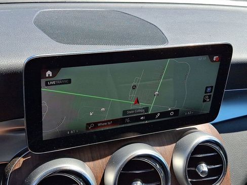 Used 2022 Mercedes-Benz GLC 300 4MATIC image 3