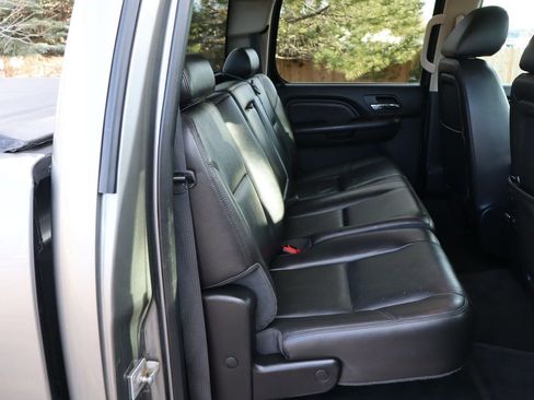 Used 2014 GMC Sierra 2500 Denali w/ Suspension Package, Off-Road image 22