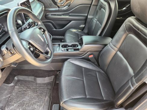 Used 2022 Lincoln Corsair Standard w/ Premium Package image 13