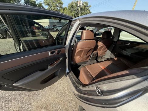 Used 2012 Hyundai Genesis 3.8 w/ Premium Pkg RWD image 16